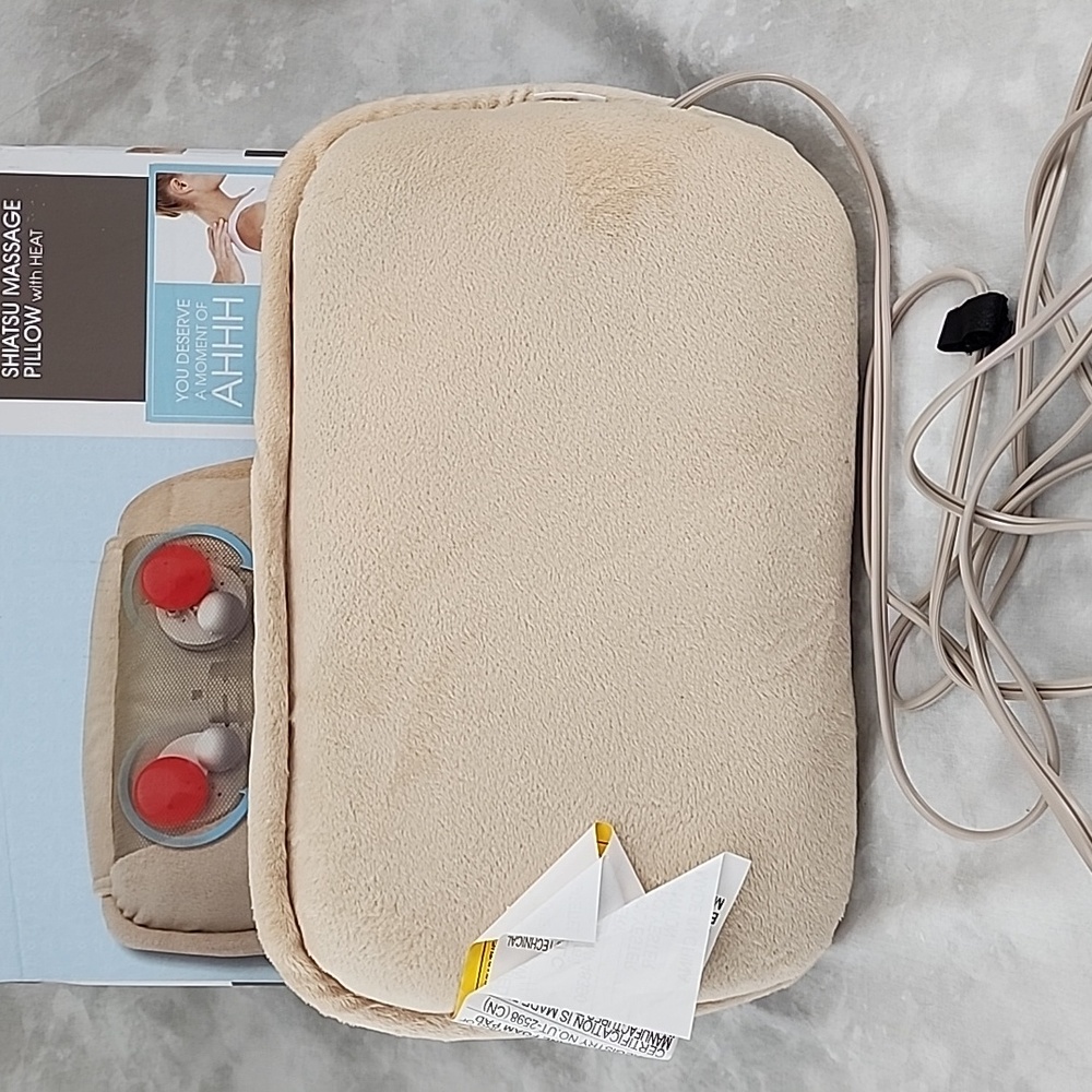 Homedics Shiatsu Massage Pillow w/ Heat - Picture 6 of 8